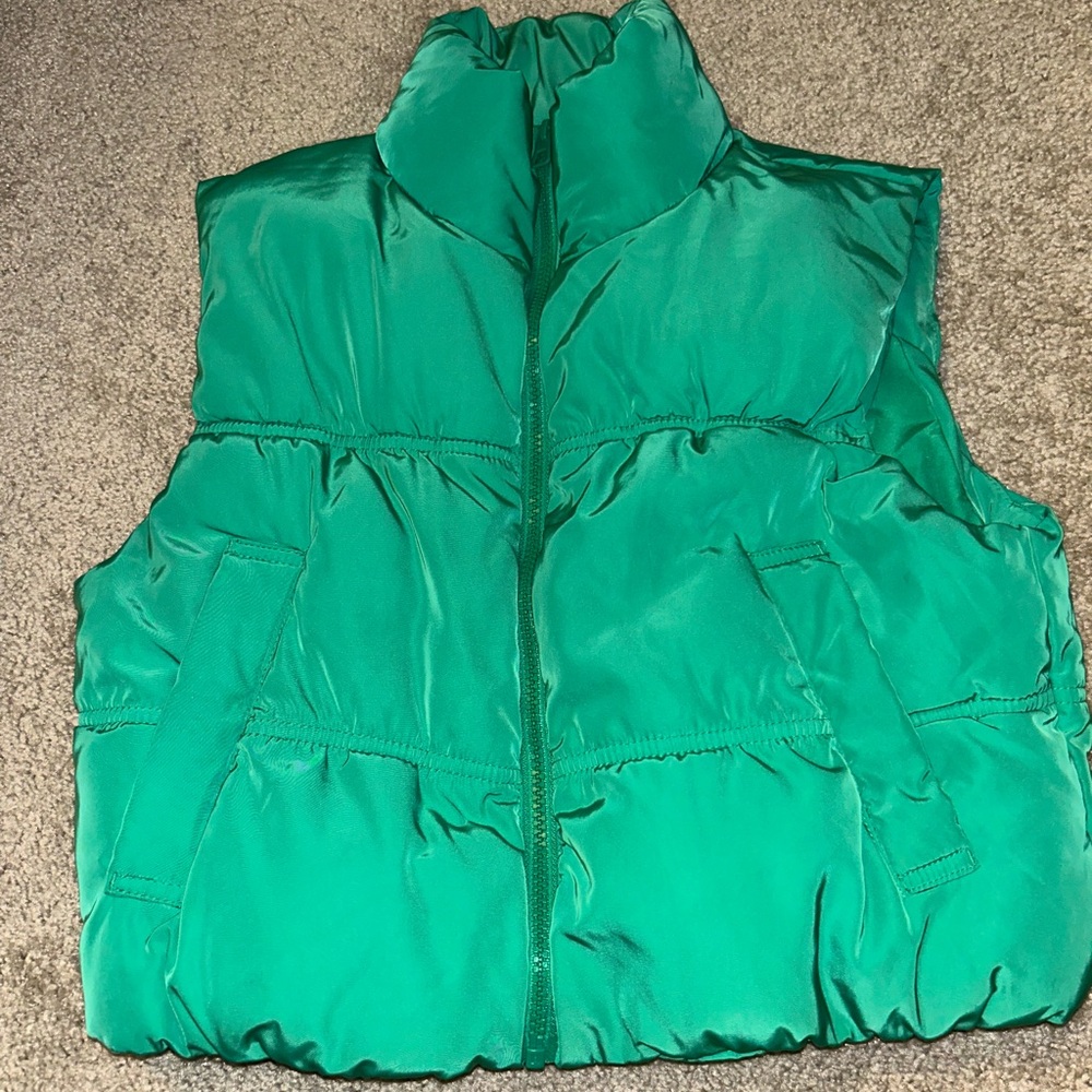 H&M Cropped Puffer Vest